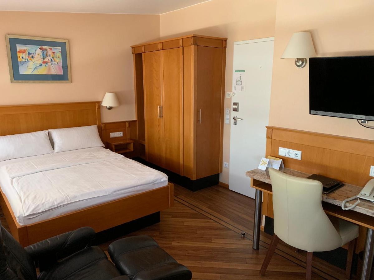 Apartment Hotel Kral - Business Hotel & Serviced Apartments Erlangen Bagian luar foto