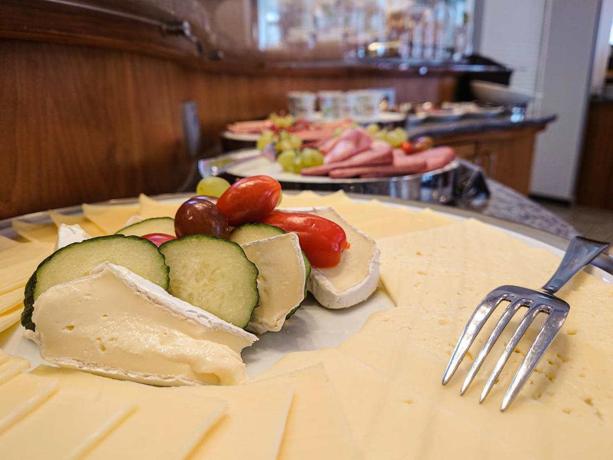 Apartment Hotel Kral - Business Hotel & Serviced Apartments Erlangen Bagian luar foto