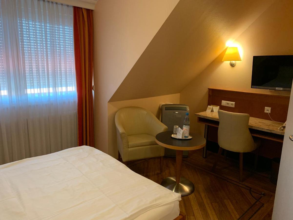 Apartment Hotel Kral - Business Hotel & Serviced Apartments Erlangen Bagian luar foto