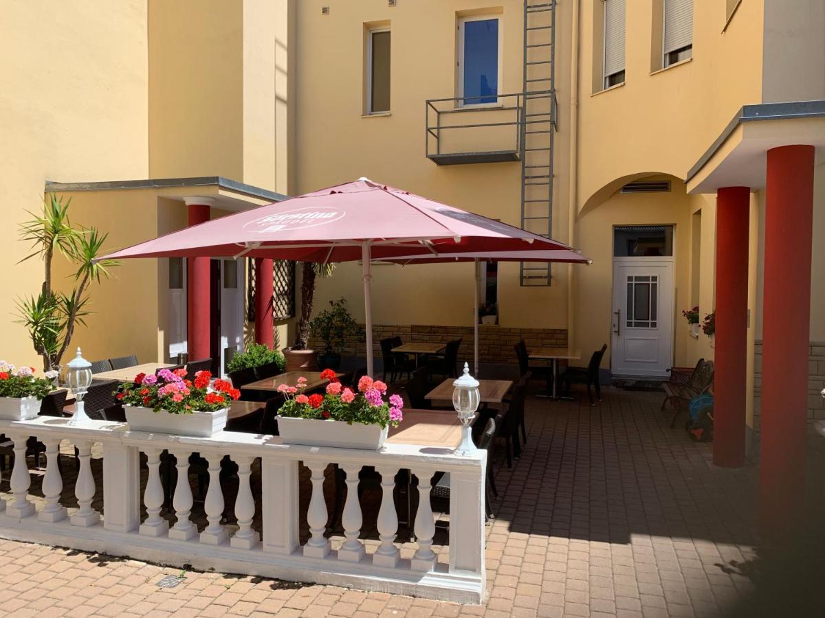 Apartment Hotel Kral - Business Hotel & Serviced Apartments Erlangen Bagian luar foto