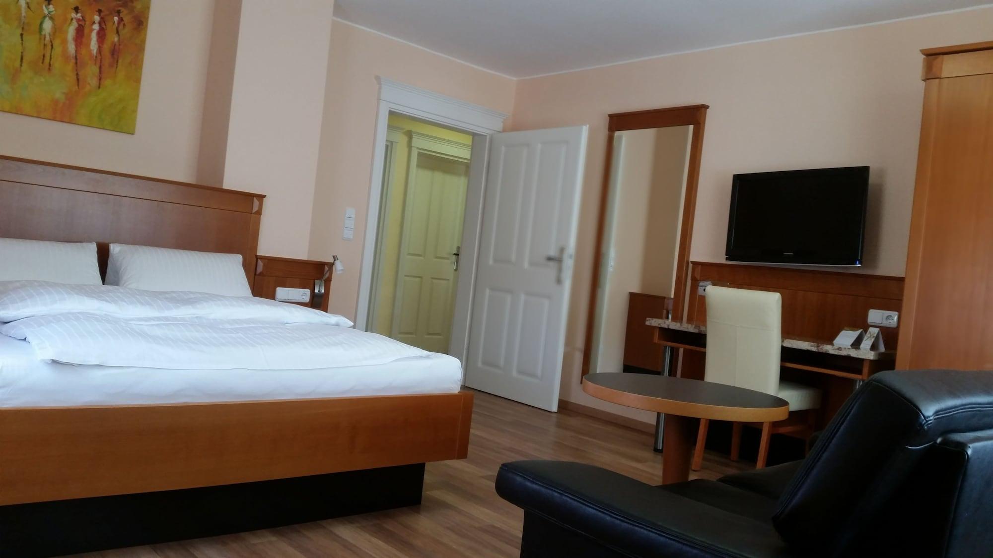 Apartment Hotel Kral - Business Hotel & Serviced Apartments Erlangen Bagian luar foto
