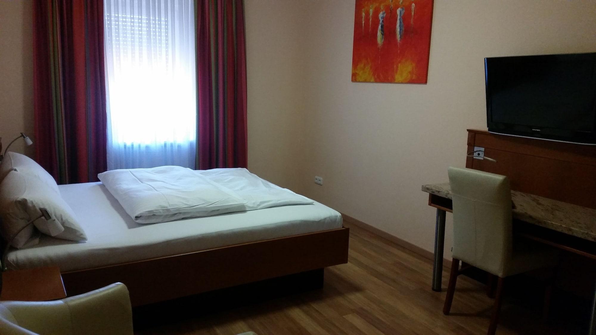 Apartment Hotel Kral - Business Hotel & Serviced Apartments Erlangen Bagian luar foto