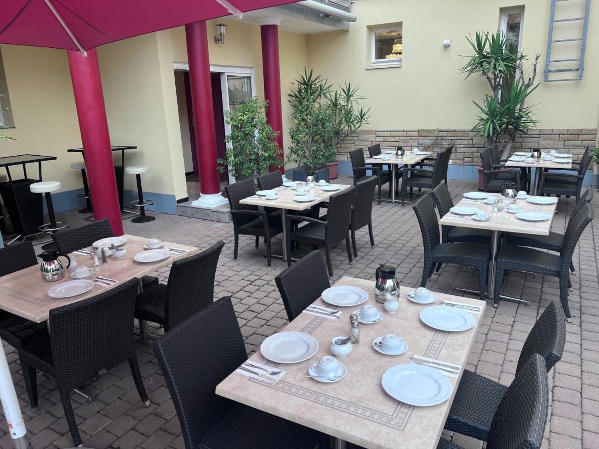 Apartment Hotel Kral - Business Hotel & Serviced Apartments Erlangen Bagian luar foto