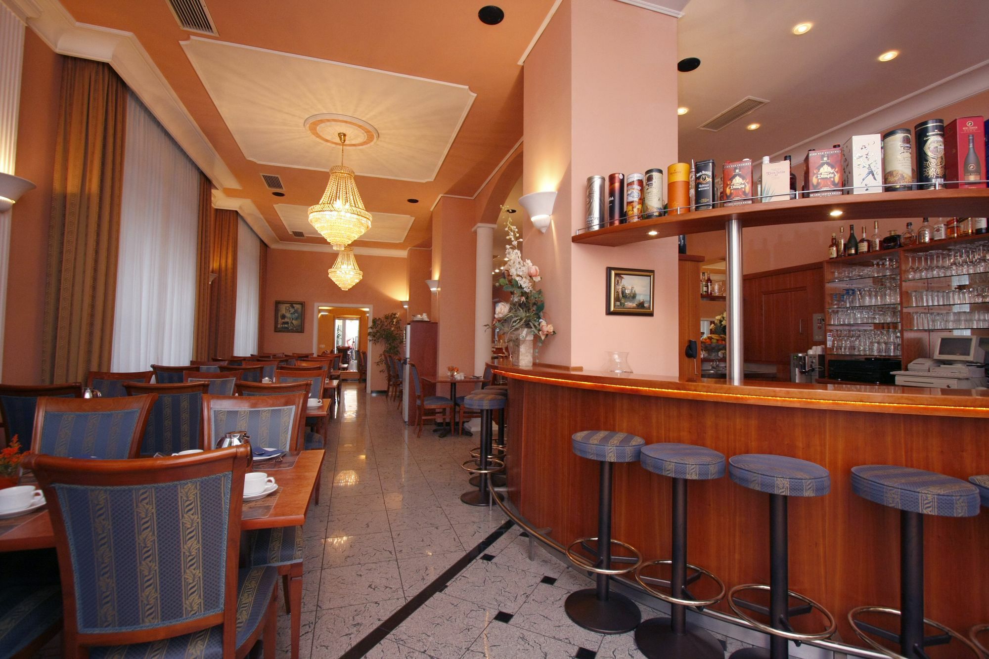 Apartment Hotel Kral - Business Hotel & Serviced Apartments Erlangen Bagian luar foto