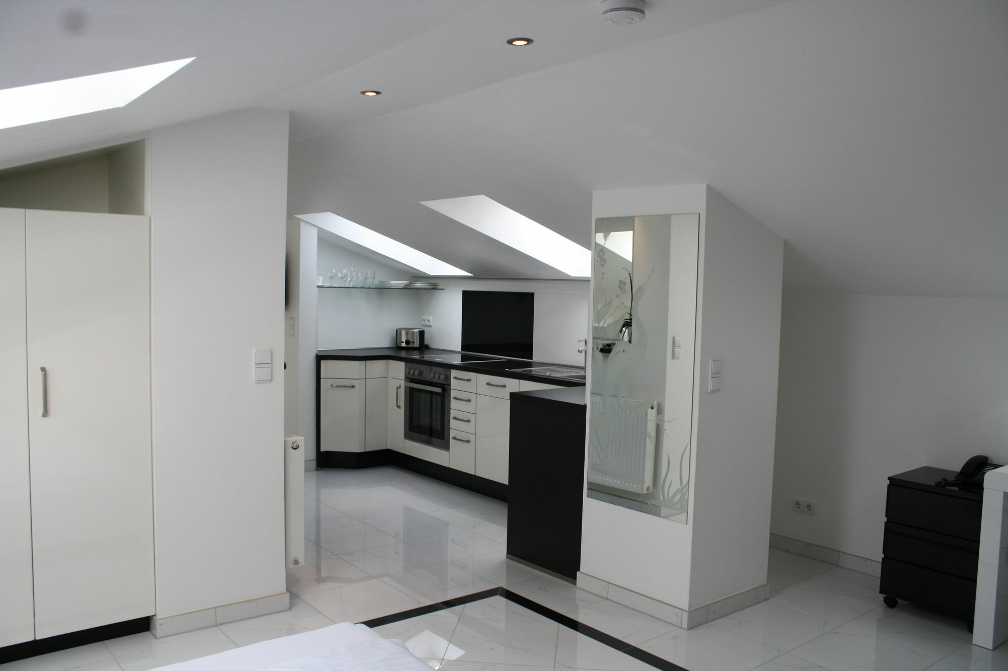 Apartment Hotel Kral - Business Hotel & Serviced Apartments Erlangen Bagian luar foto